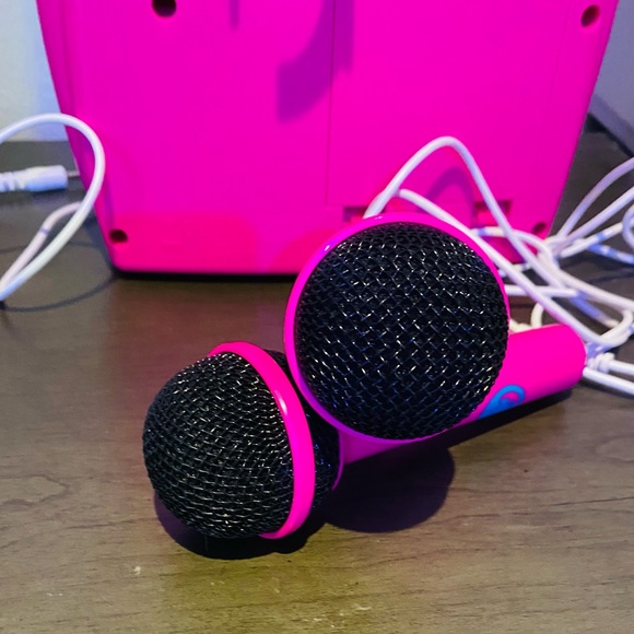 Trolls World Tour 2 Bluetooth MP3 Karaoke Machine Player Portable w/ Light Show - Picture 9 of 11